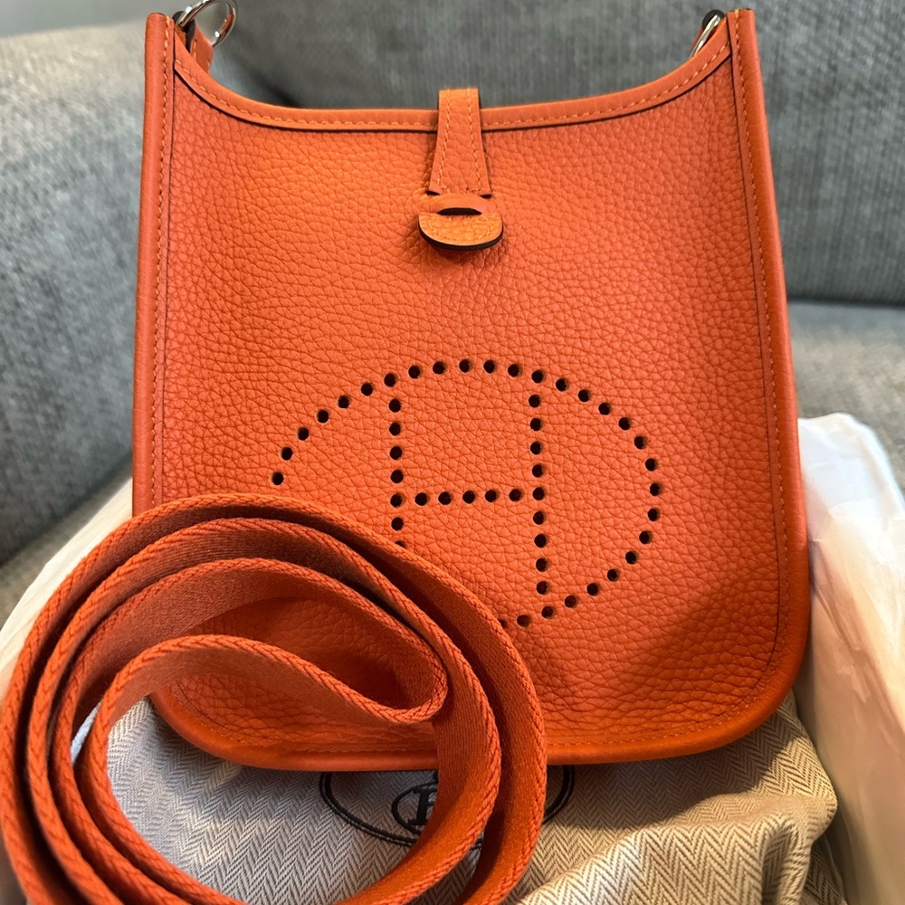 NEW w/Receipt  HERMÈS Feu Clememce PHW Mini Evelyne TPM, Stamp K-2025